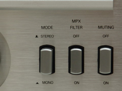 MPX filter retira o tom de 18 kHz que acompanha o sinal de FM para habilitar o decoder estreo